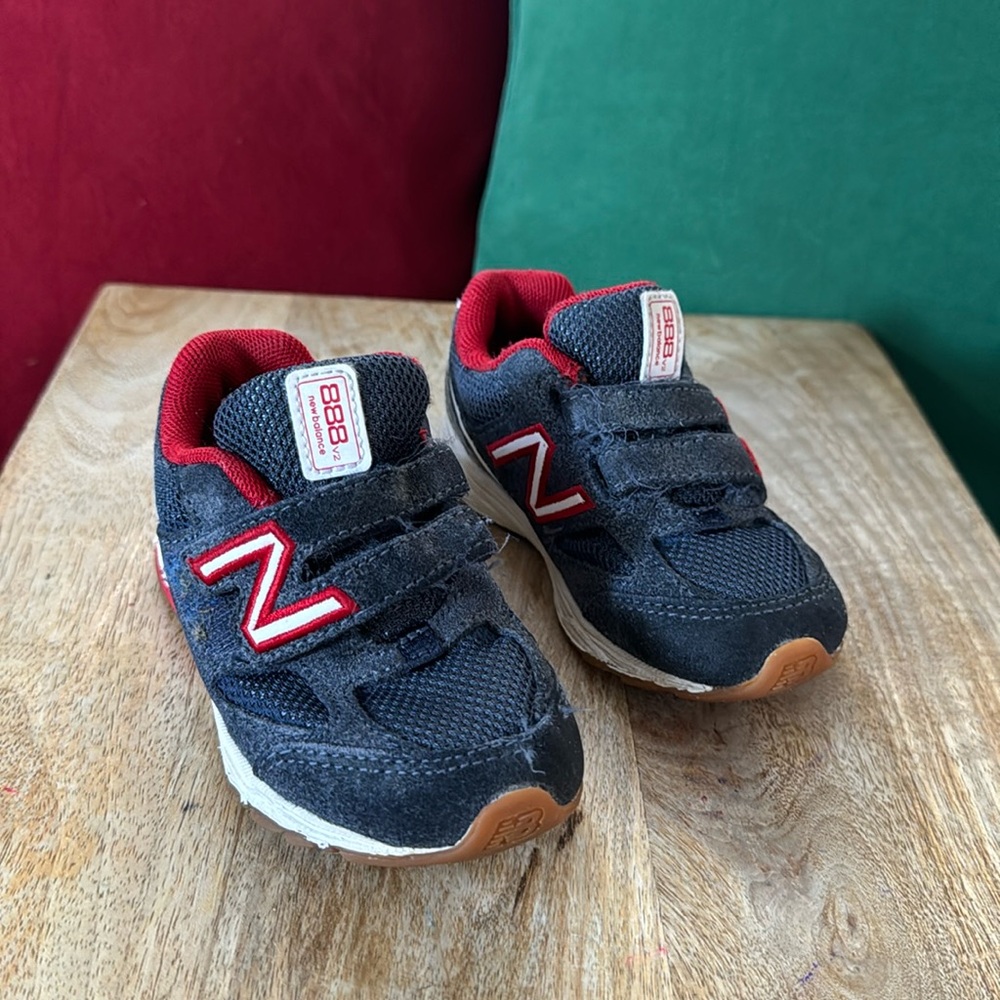 NEW BALANCE CHILD SNEAKER US 6.5